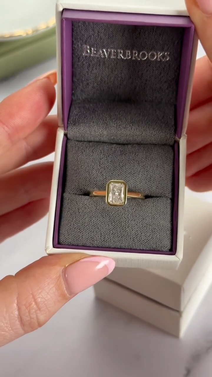 Beaverbrooks the Jewellers ad: Which is your favourite engagement ring? Let us know in the comments 👇💍 #solitairediamond #bezelsetdiamonds