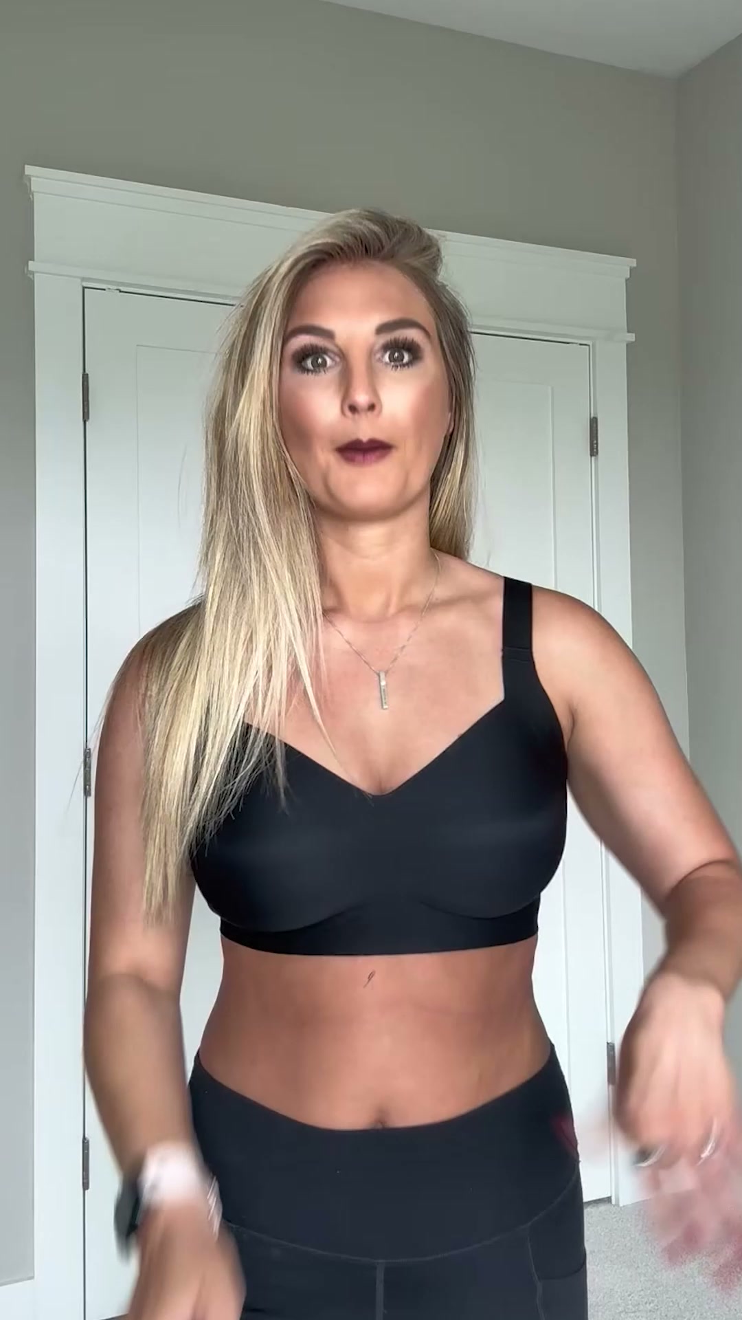 Shapermint ad: The Bra Everyone's Talking About ❤️