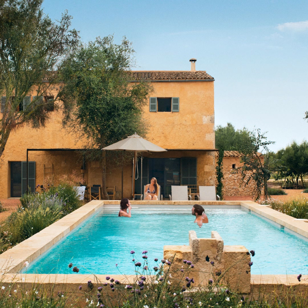 Airbnb ad: Pool. Sun. Snorkels. They’ll forget their passwords by day two.