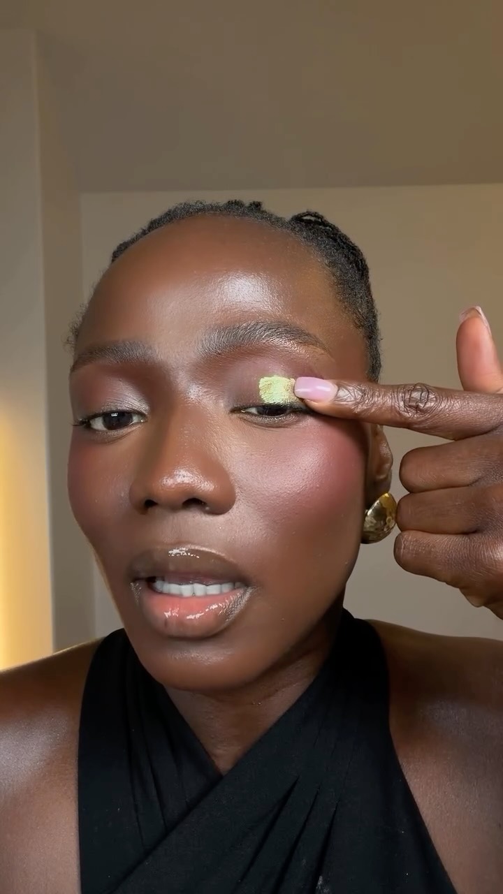 REFY ad: Didn’t know how I would feel about a gold lip gloss, but look at this glow 🤎✨ A little REFY shimmer in “Gaia” on my eyes, cheeks and lips.