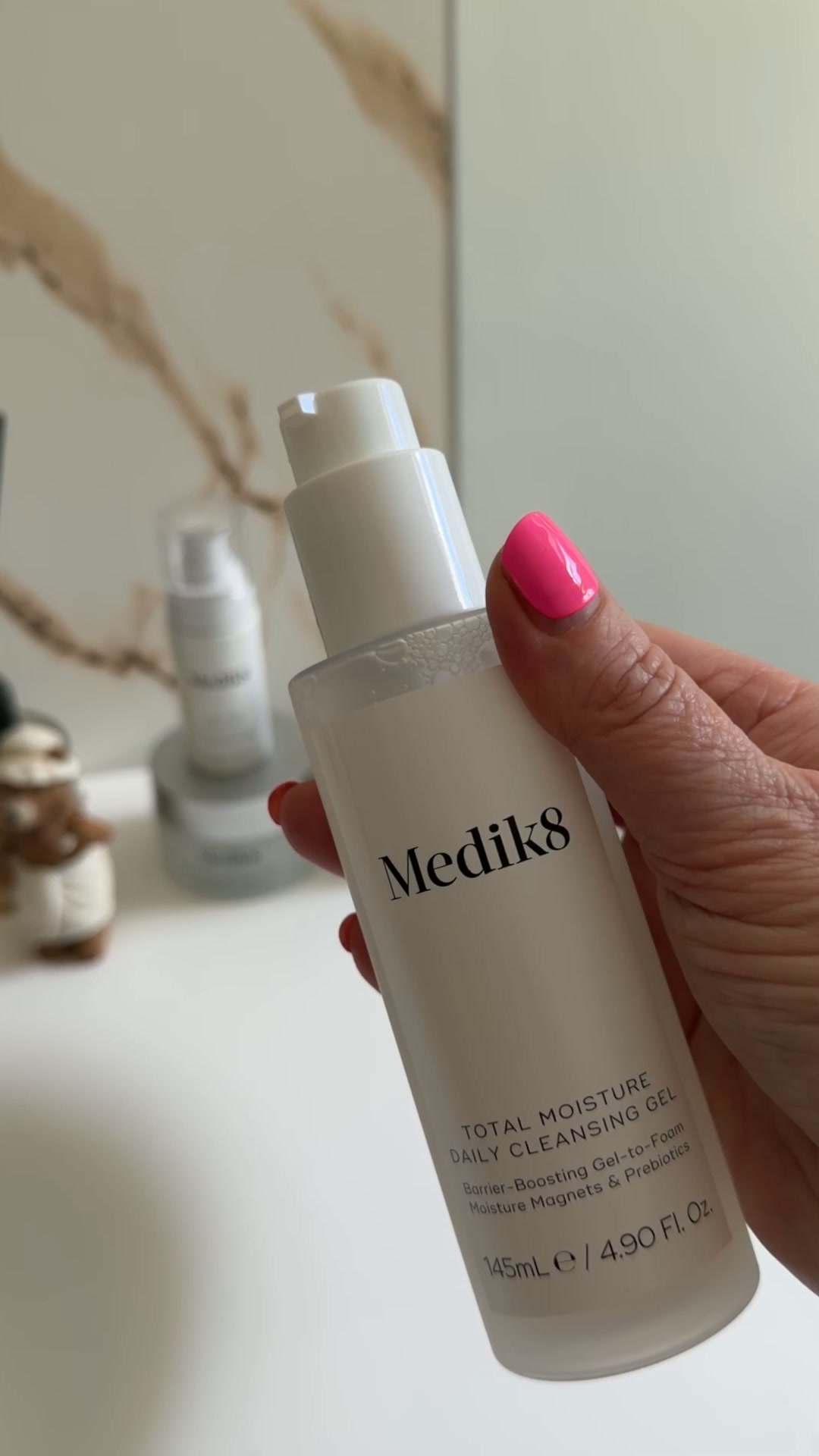 Medik8 ad: Feel The Difference Instantly