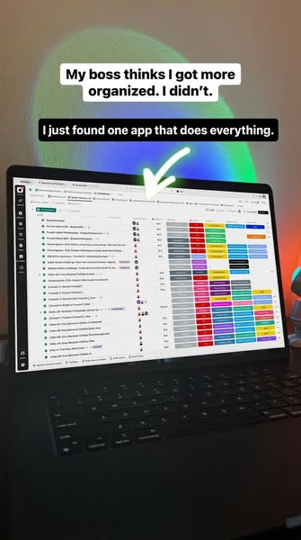 ClickUp ad: Every app, AI agent, and human in one place.