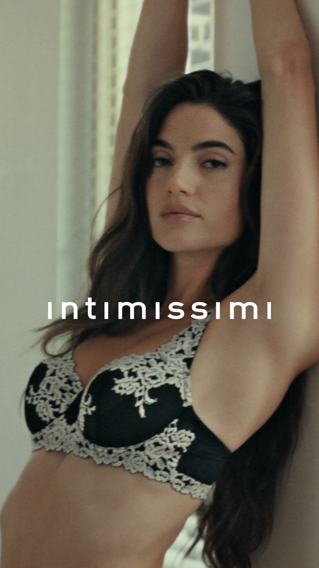 INTIMISSIMI ad: Explore the collection