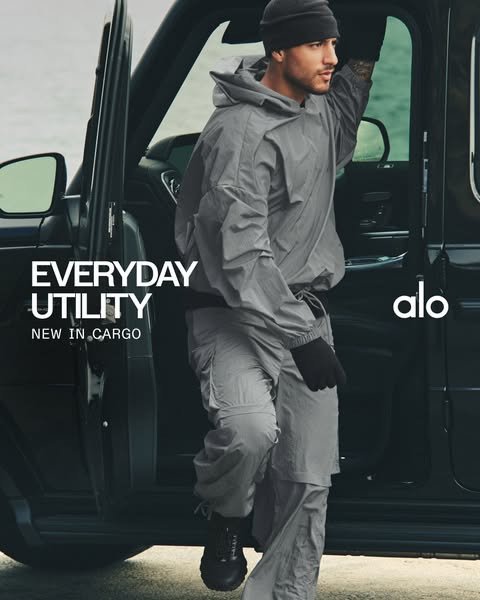 Alo Yoga ad: The Axis Cargo Set