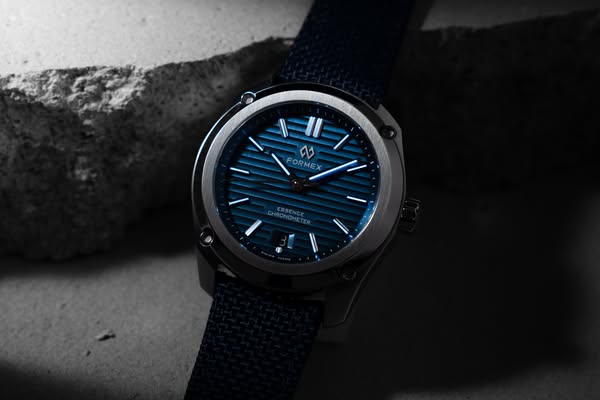 Formex ad: The New Essence 39 Automatic COSC