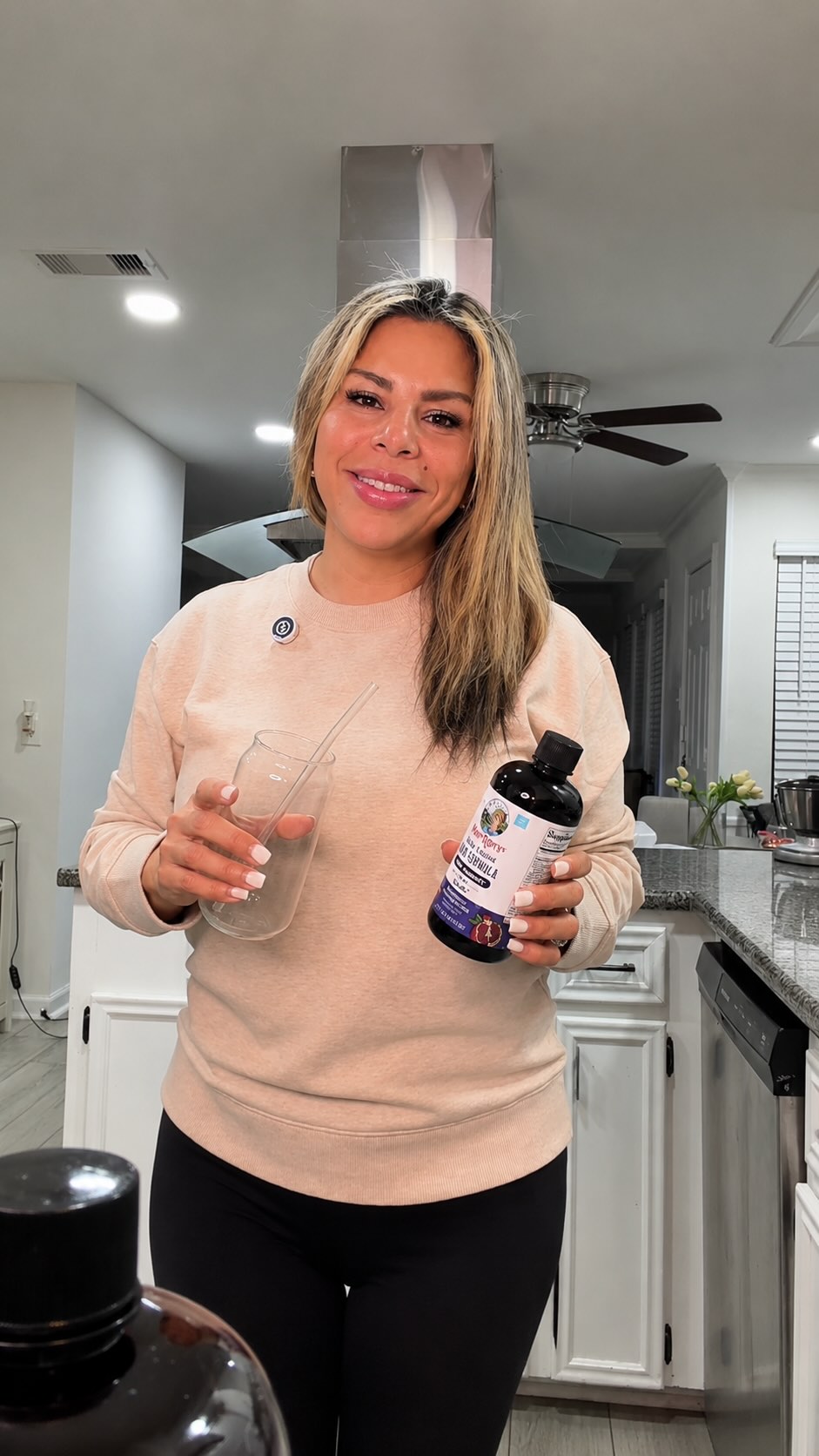 MaryRuth's ad: ✨ Todo el mundo quiere un cabello bonito… pero muy pocos empiezan por cuidarlo desde adentro. 💙 El crecimiento toma tiempo, pero un cabello