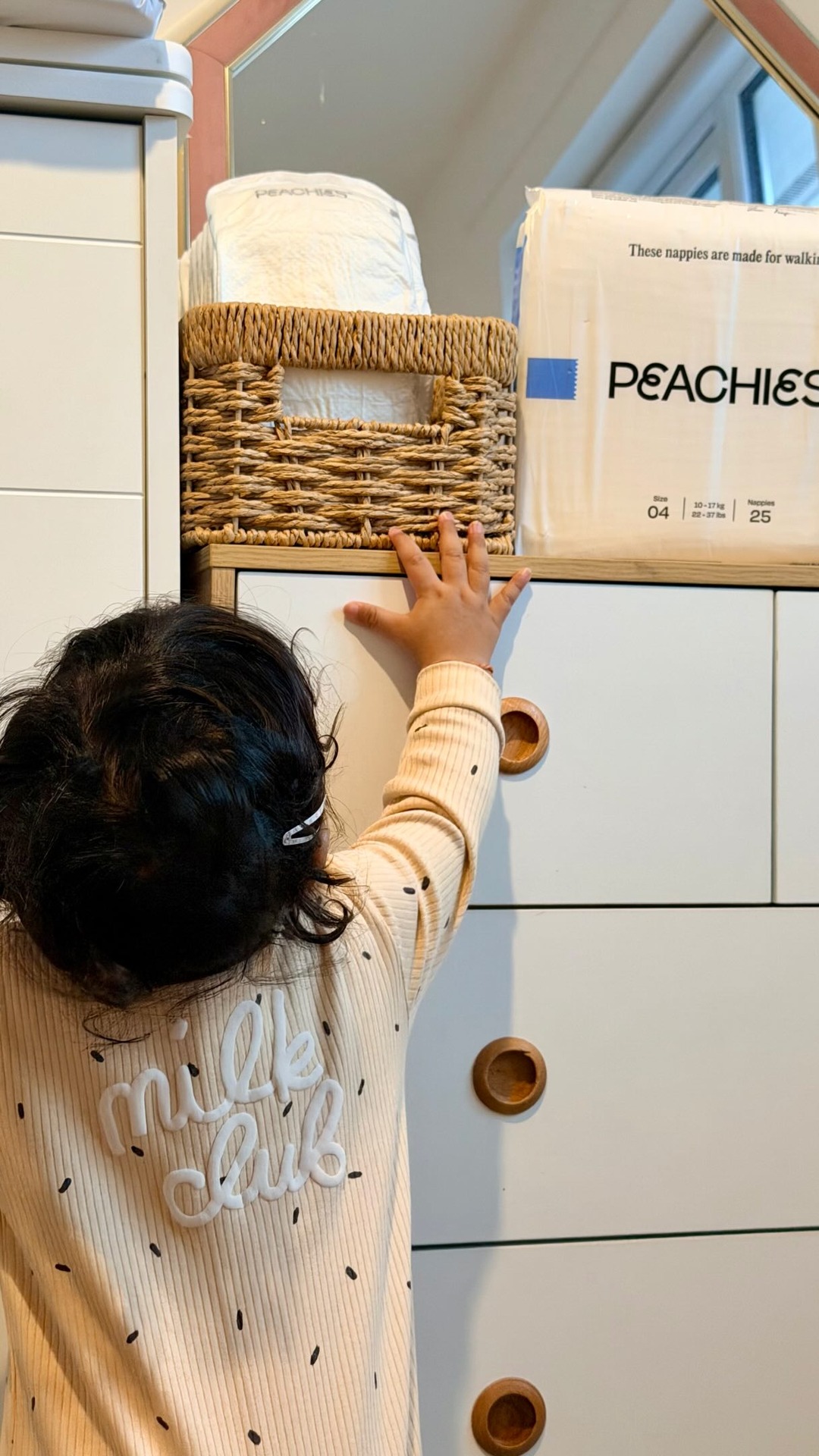 Peachies ad: #Ad One of those mum wins I’m absolutely taking 😭🤍 Same @wearepeachies nappy overnight, no leaks and one very happy baby in the morning. #