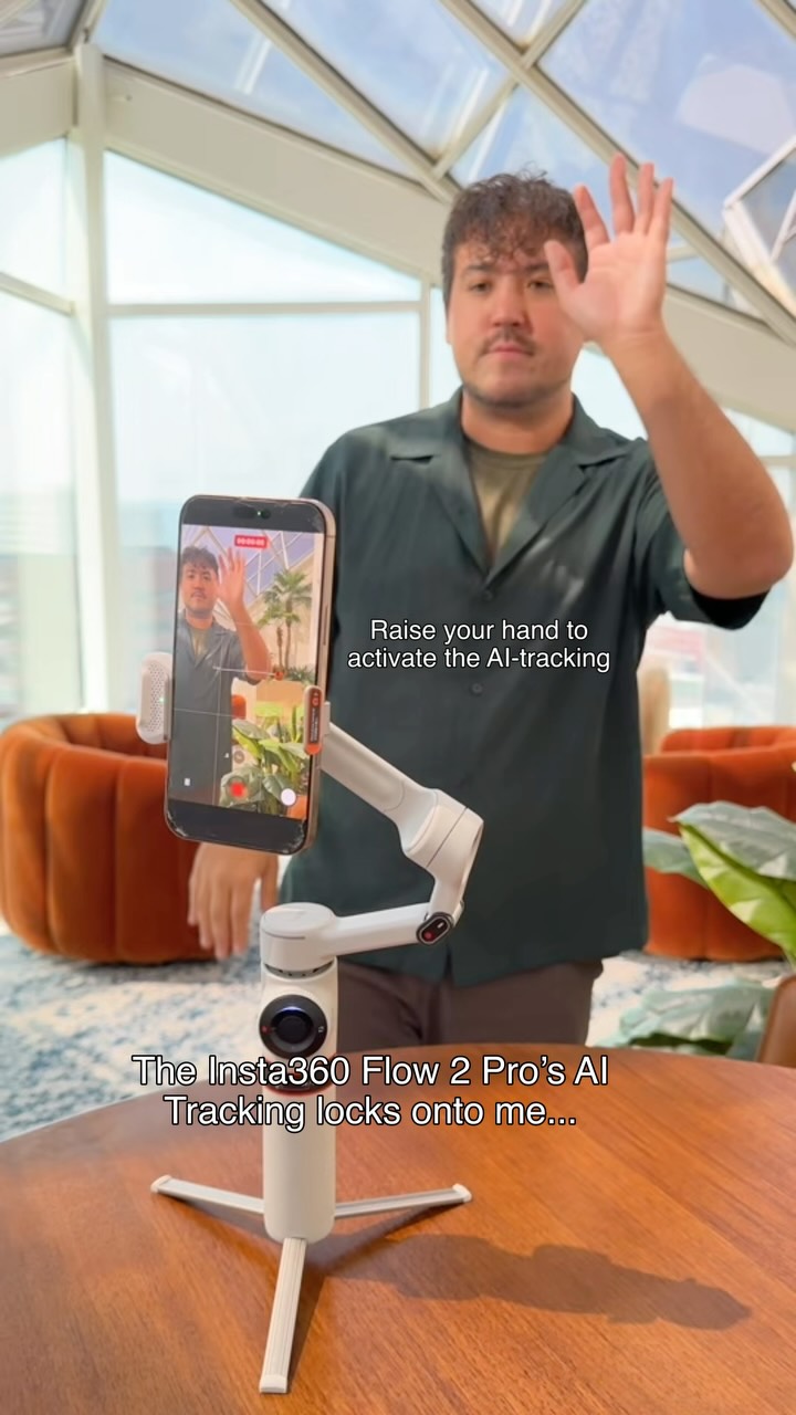 Insta360 ad: POV: You’re traveling solo... but your cameraman never misses a shot. 🎥✈️ The AI Tracking on the Insta360 Flow 2 Pro keeps me in frame whil