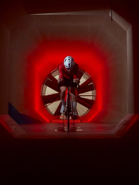 Le Col ad: Pro Aero. Our Fastest Jersey Yet.
