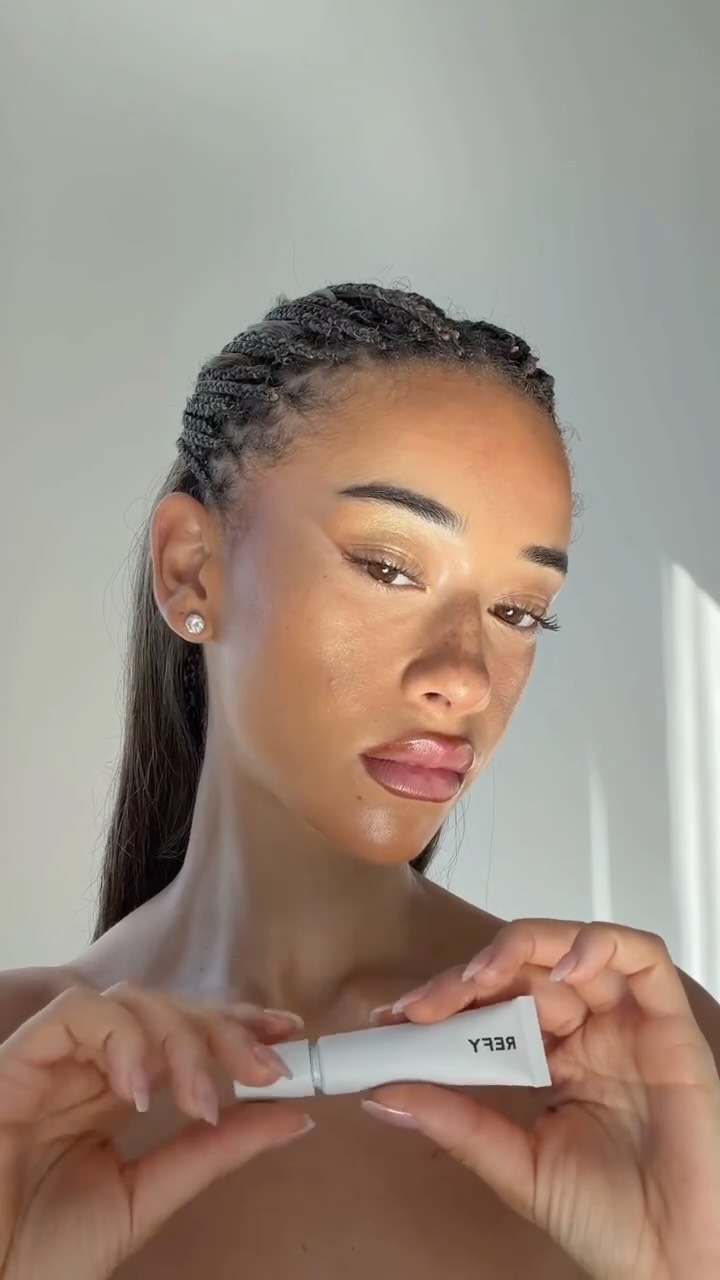 REFY ad: The perfect makeup routine addition this holiday season using @refybeauty new shimmer collection ✨ ad
