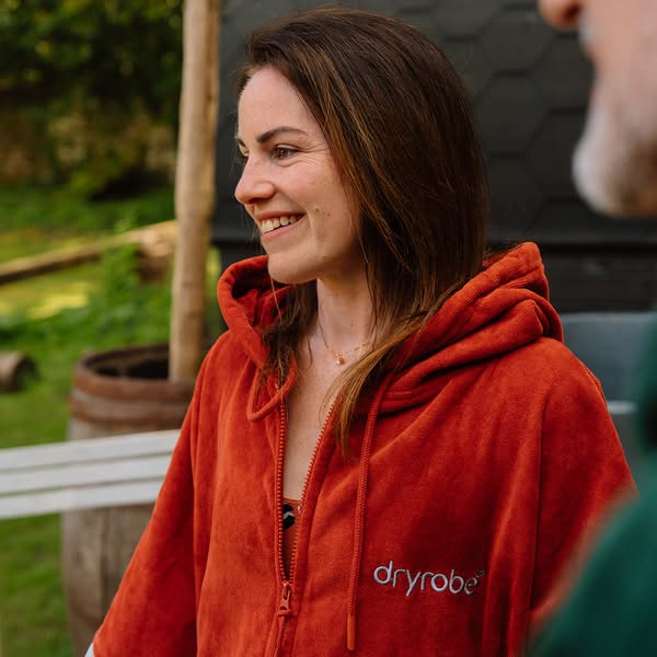 dryrobe ad: Throw on. Zip up. Go.