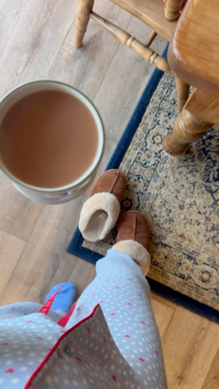 Peachies ad: Sleepless nights are more bearable in these gorgeous surroundings 😅 but only just! Extra support provided by hot tea and the best nappies!