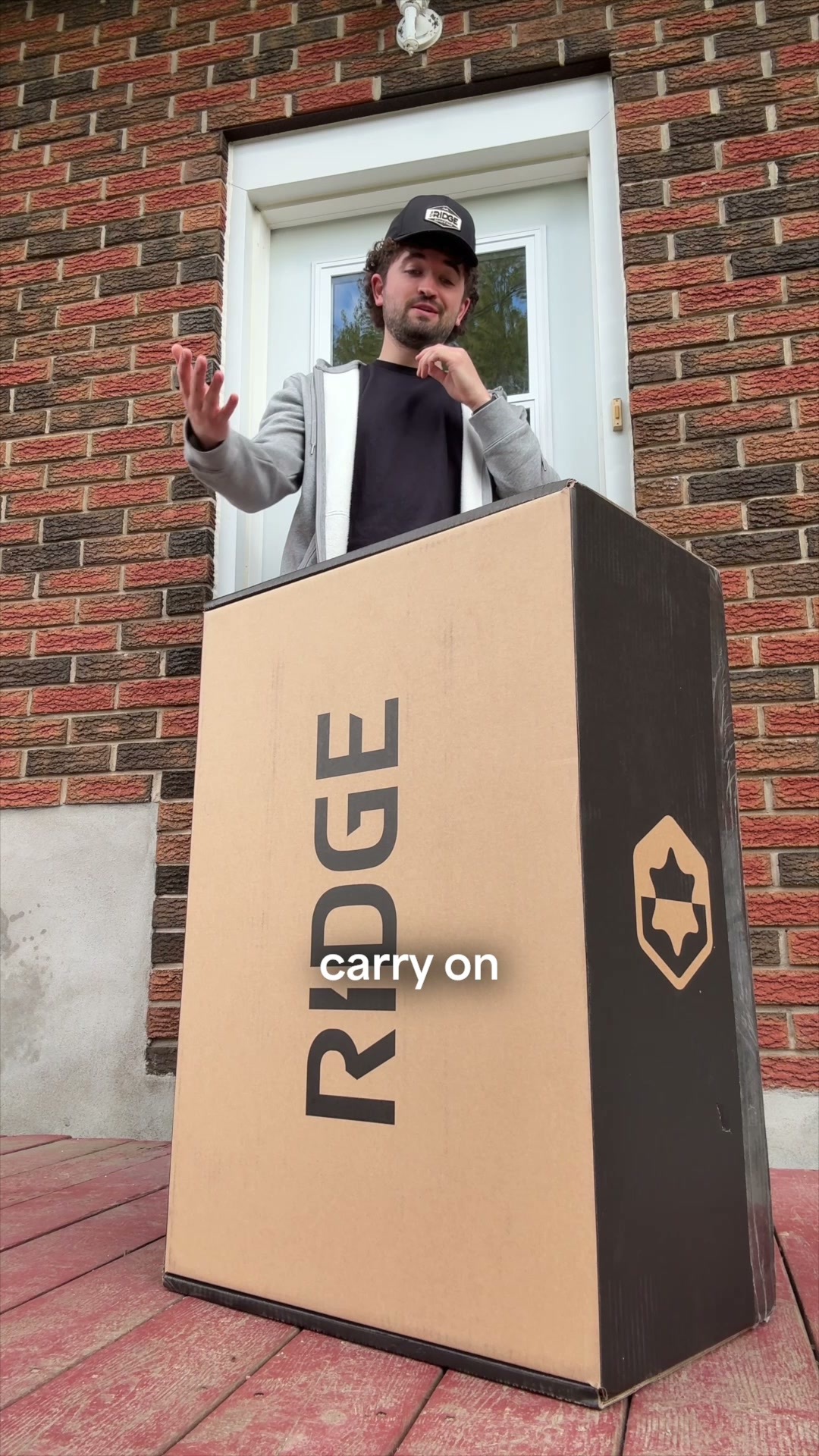 The Ridge ad: Get a Luggage Set for 45% OFF.