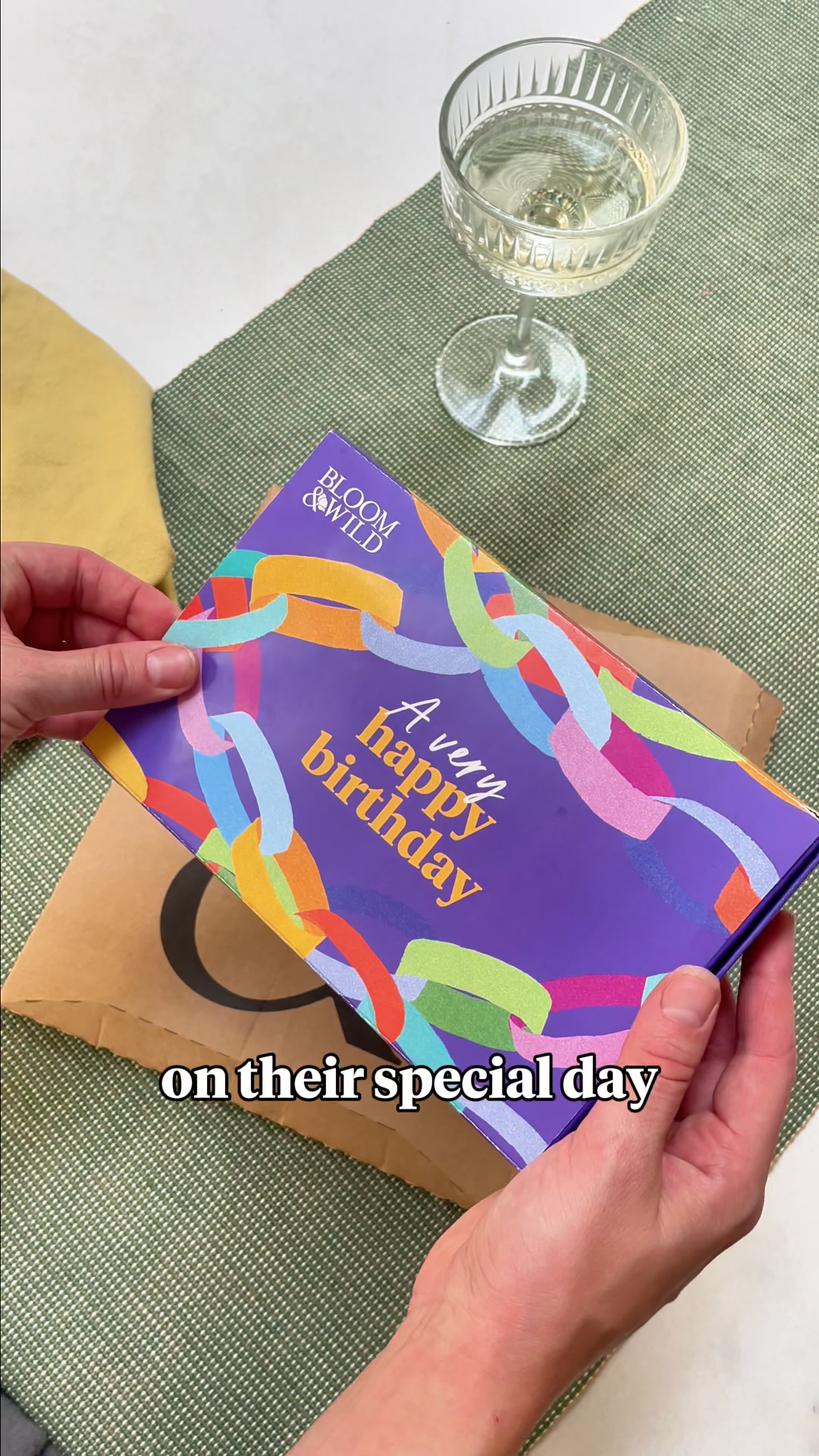 Bloom & Wild ad: £10 off your first order