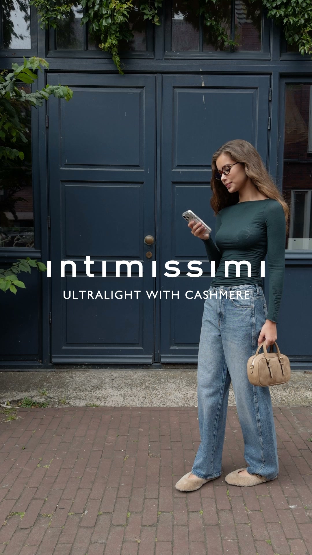 INTIMISSIMI ad: Explore the collection.