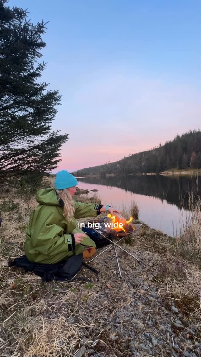 dryrobe ad: Did you know that the colour green literally signals to your brain that you’re safe? That outdoors, your vision expands and softens, signall