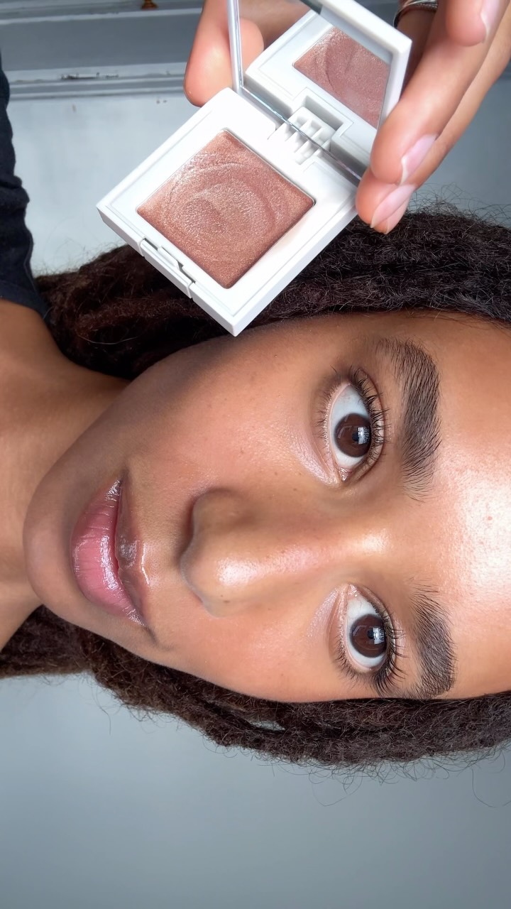 REFY ad: The newest finishing touch in my routine refybeauty shimmer duo in shade SOLSTICE
